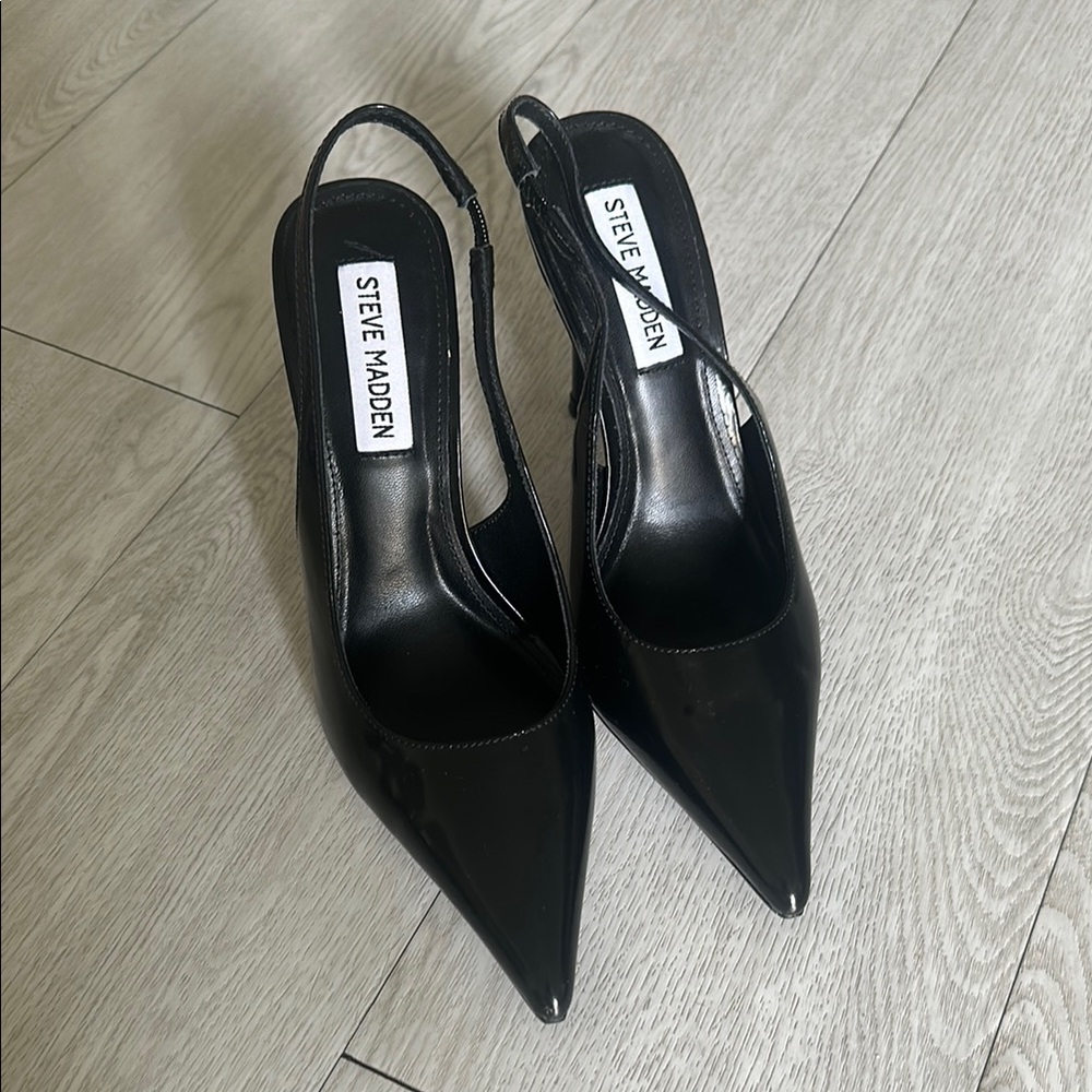 Steve Madden Black Heels Sleek Pointed-Toe Design